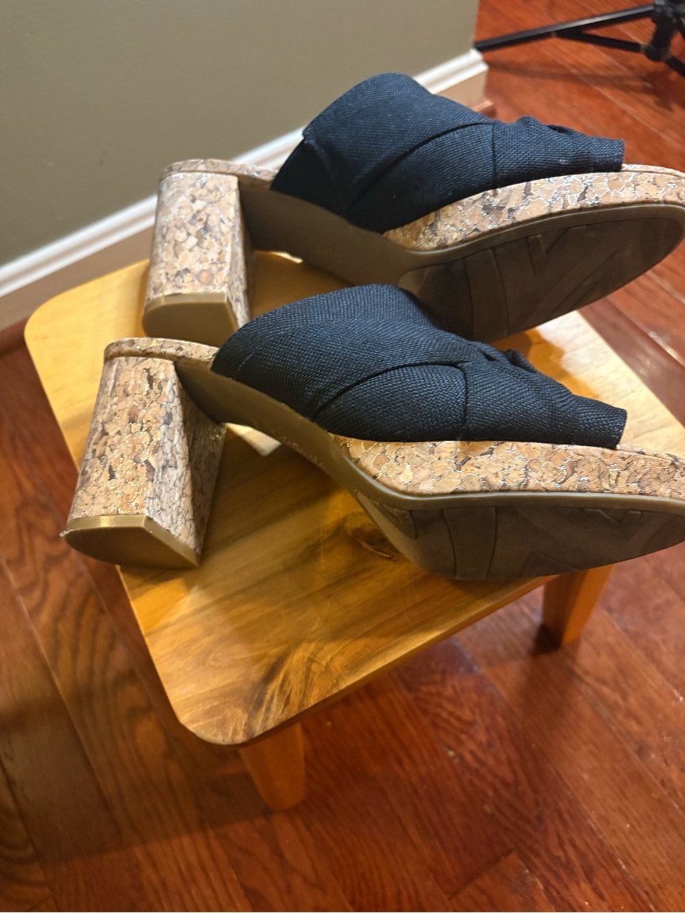 Life Stride Black Knot-Front Cork Slides - Picture 6 of 8